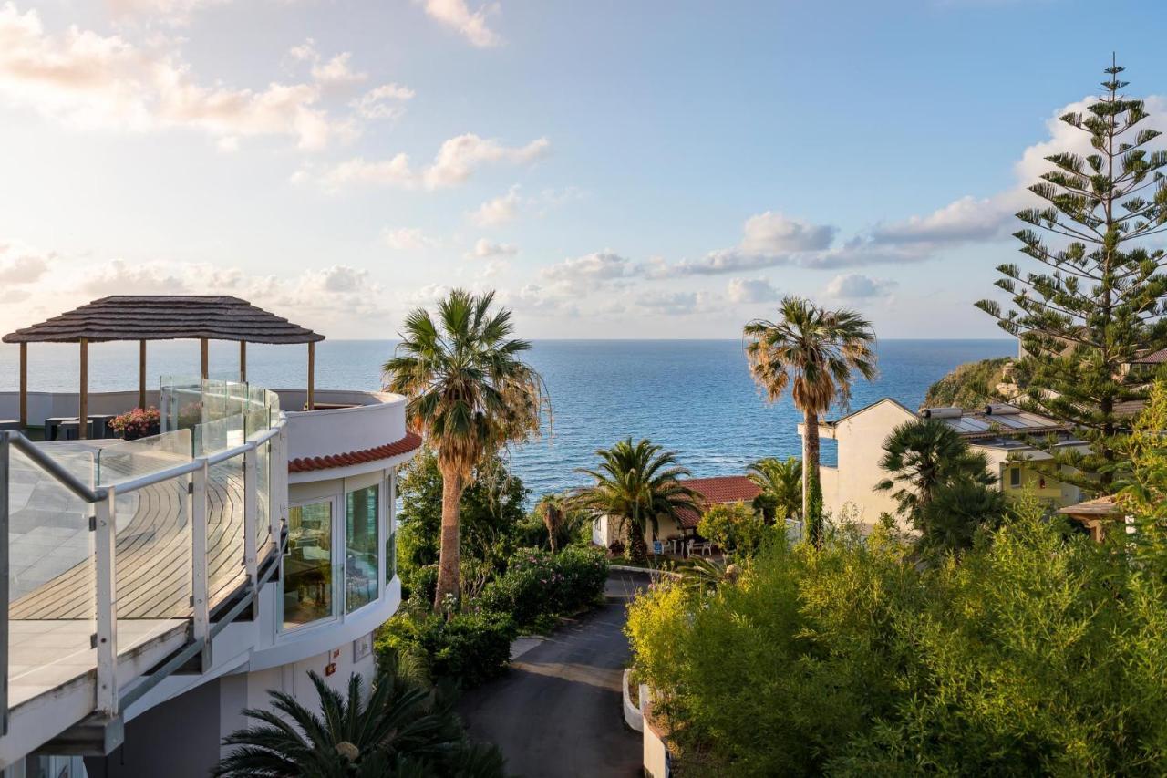 Hotel Villaggio Stromboli Santa Domenica  Buitenkant foto